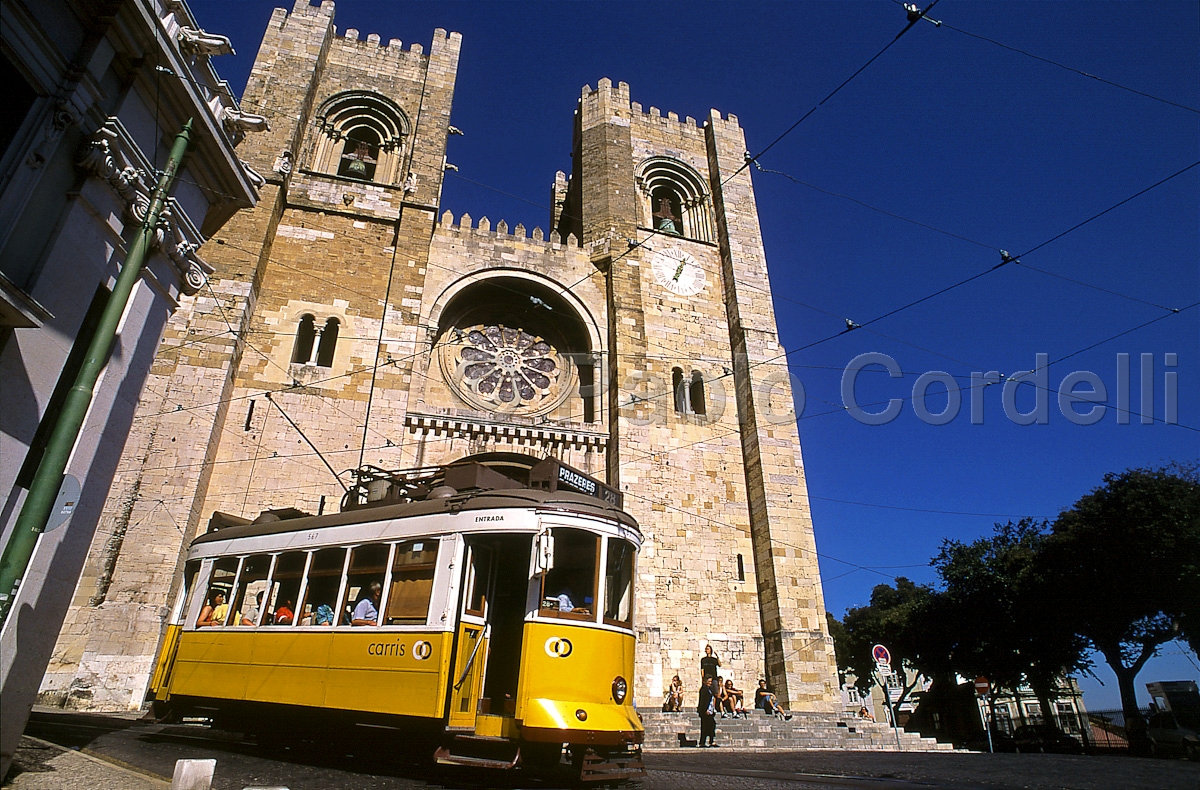 Cathedral, Lisbon, Portugal
 (cod:Portugal 26)